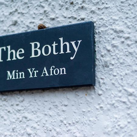 Riverside Bothy In Heart Of Scenic Harbour Village Solva Bagian luar foto
