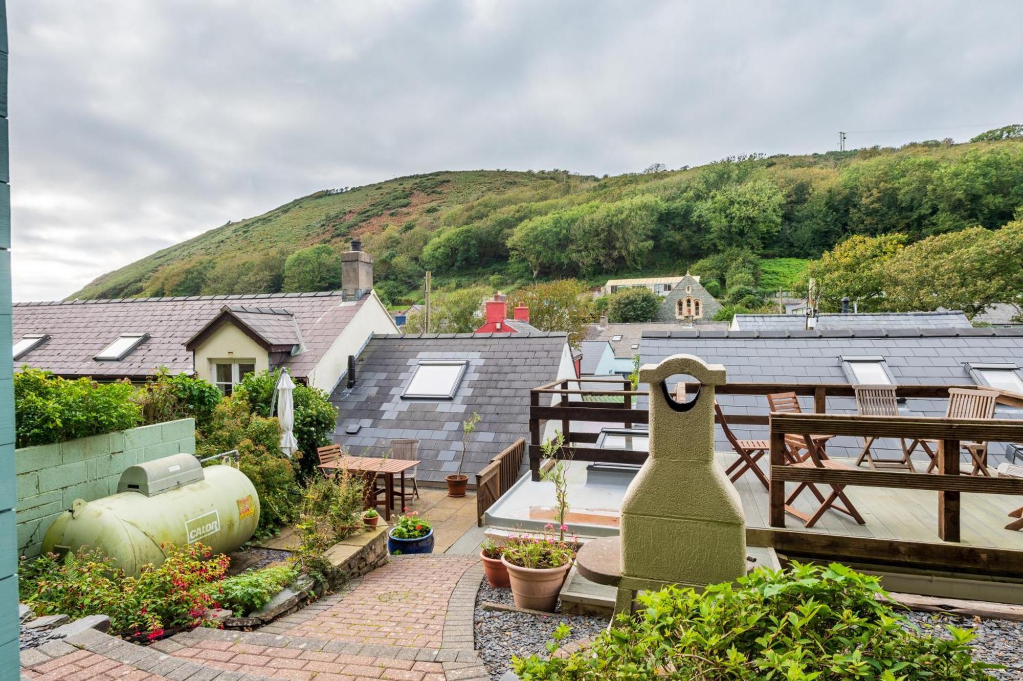 Riverside Bothy In Heart Of Scenic Harbour Village Solva Bagian luar foto