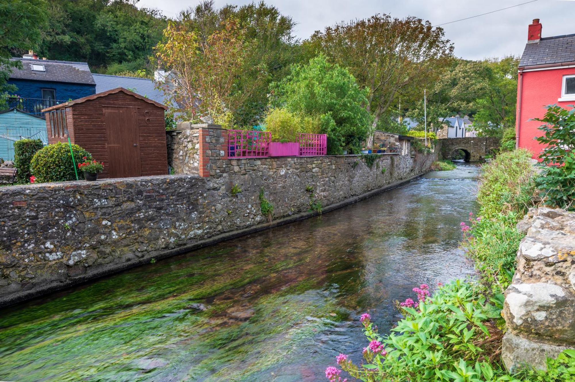 Riverside Bothy In Heart Of Scenic Harbour Village Solva Bagian luar foto