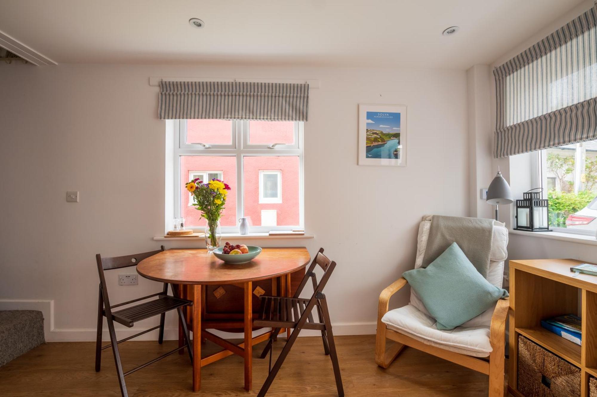 Riverside Bothy In Heart Of Scenic Harbour Village Solva Bagian luar foto