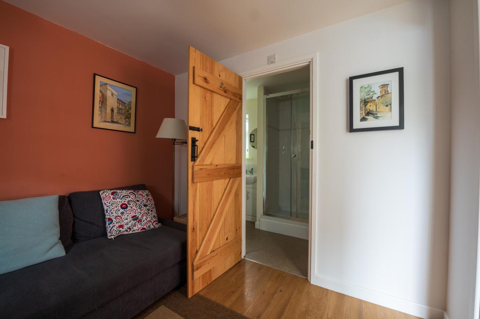Riverside Bothy In Heart Of Scenic Harbour Village Solva Bagian luar foto
