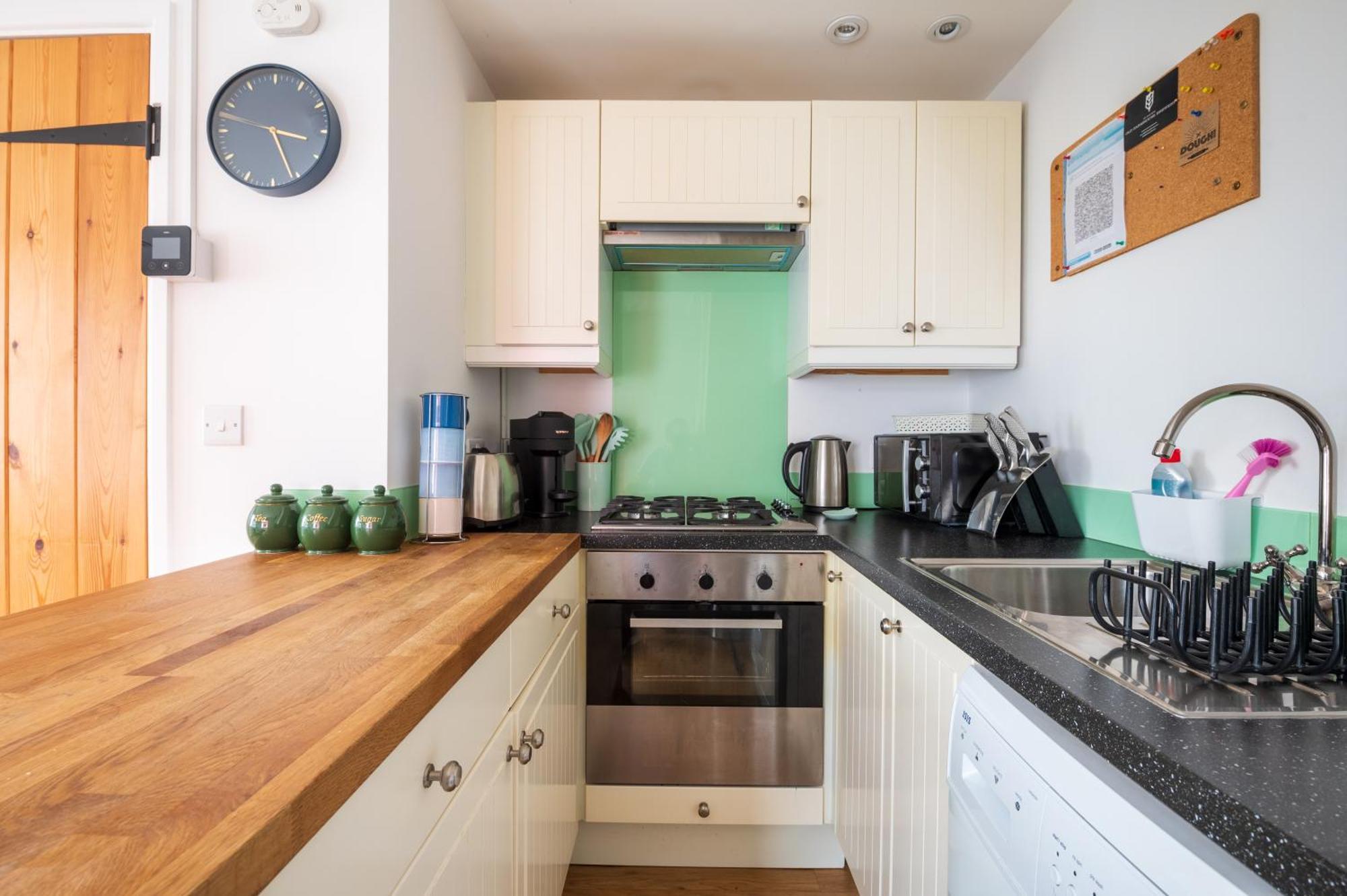 Riverside Bothy In Heart Of Scenic Harbour Village Solva Bagian luar foto